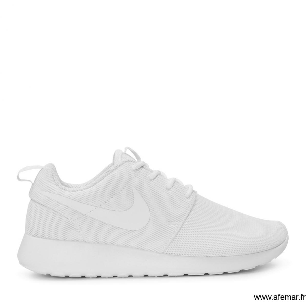 roshe run blanc noir