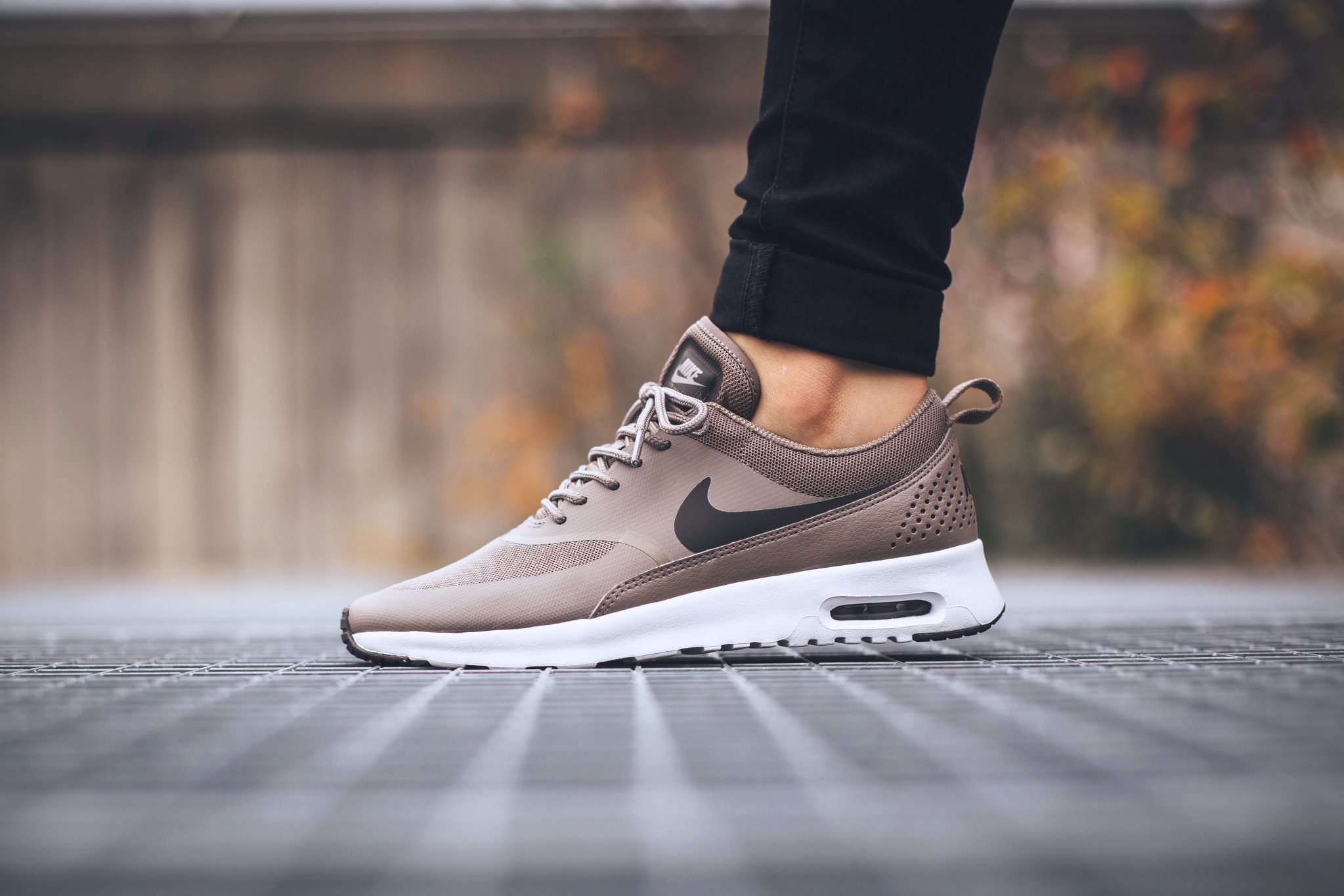 air max thea noire et rose